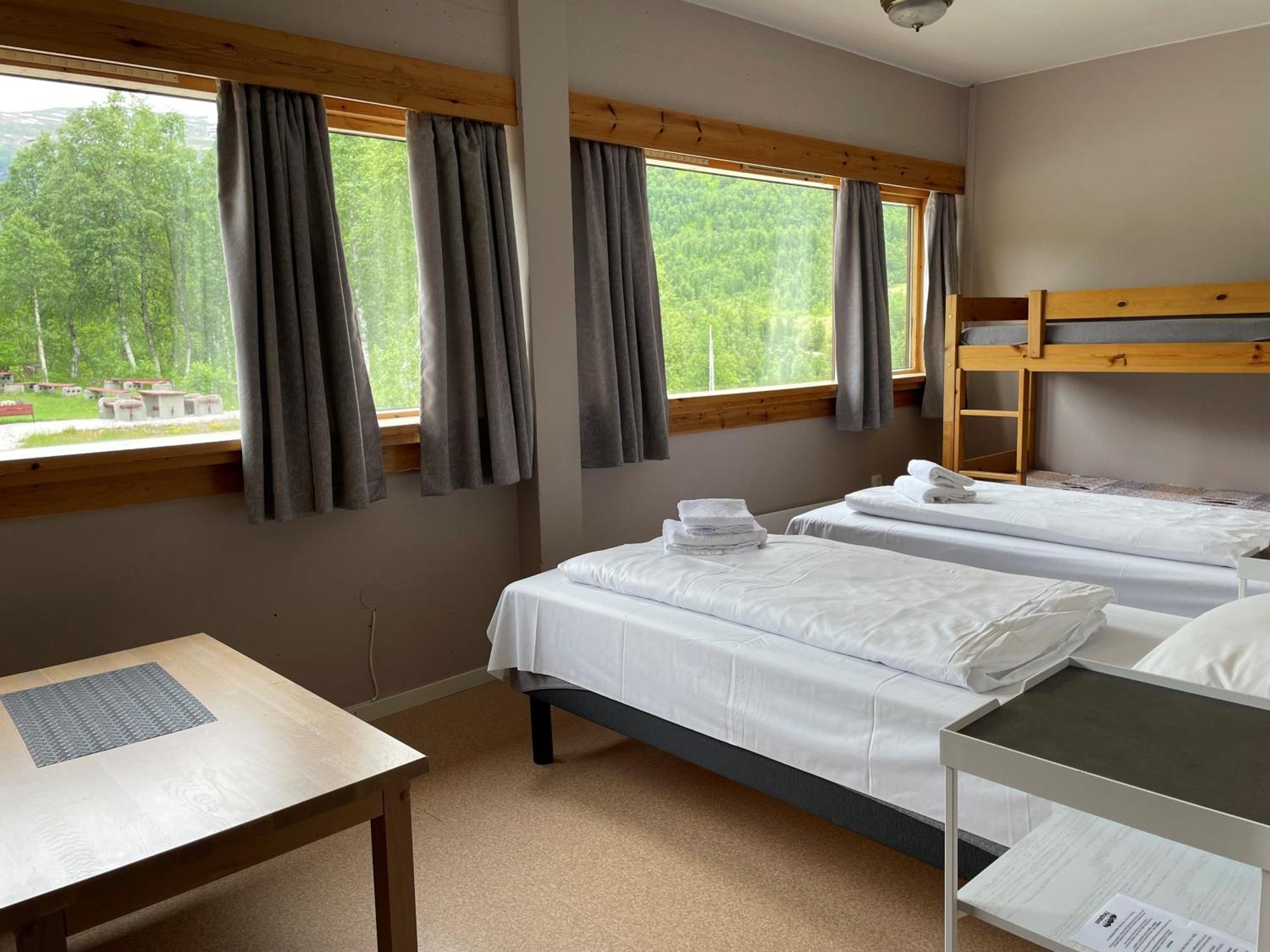 Overnatting Pa Helgatun Fjellpensjonat As I Myrkdalen Vossestrand Exterior foto